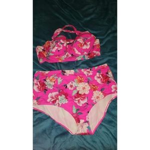 Torrid underwire bikini size 4